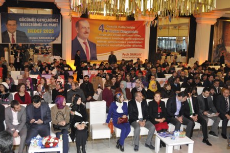 ak-parti-genclik-kollari-kongresi-11-ocak-2015-(33)_450x299.jpg