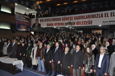 ak-parti-kadin-kollari-kongresi-17-ocak-2015-(18)_450x299.jpg