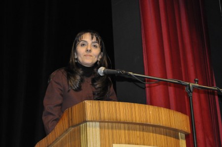 ak-parti-kadin-kollari-kongresi-17-ocak-2015-(3)_450x299.jpg